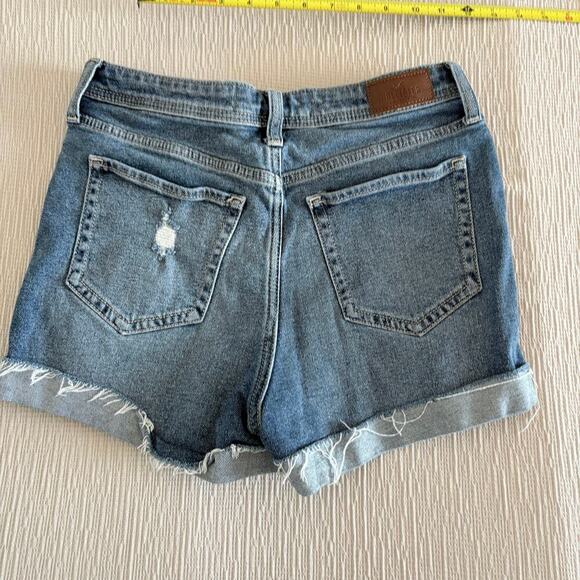 Hollister Ultra High Rise Mom Shorts Size 5/27 Distressed Denim Button Fly - Picture 5 of 7